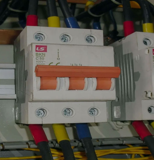 Commercial 3-Phase Electrician